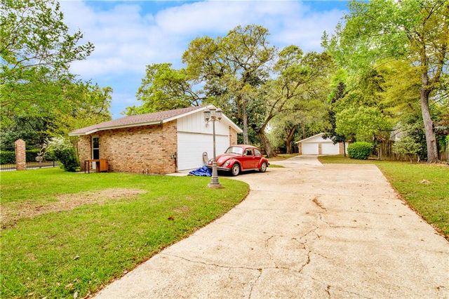 906 Azalea Road, Mobile, AL 36693