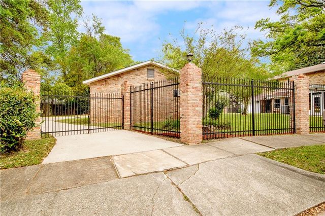 906 Azalea Road, Mobile, AL 36693