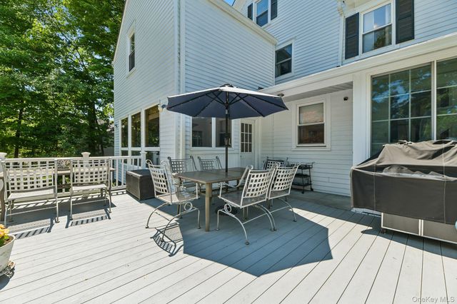 54 W Neck Road, Huntington, NY 11743