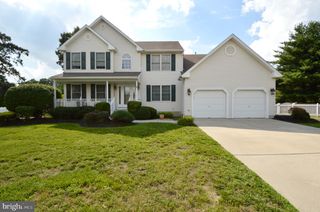 8 TOBY WELLS CT, Delran, NJ 08075