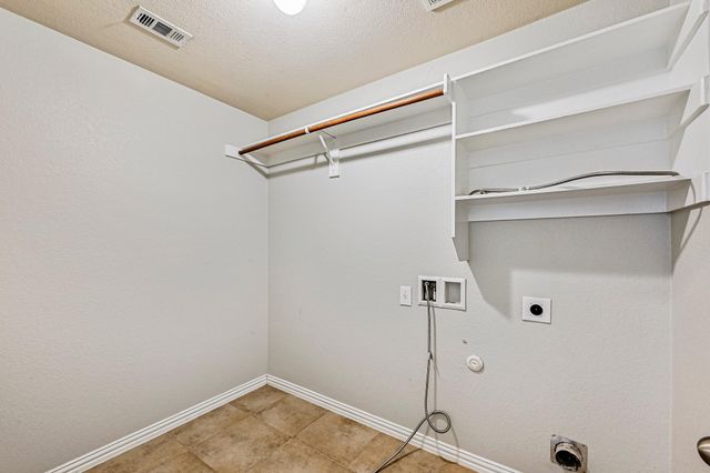 1441 Rainbow Parke DR, Round Rock, TX 78665