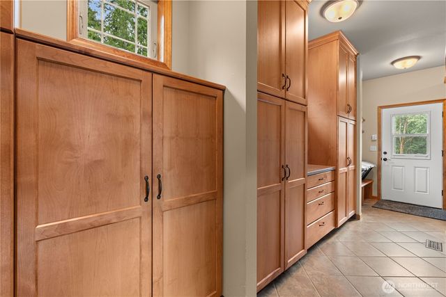 5786 N Lake Cushman Road, Hoodsport, WA 98548