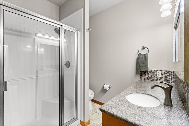 5786 N Lake Cushman Road, Hoodsport, WA 98548