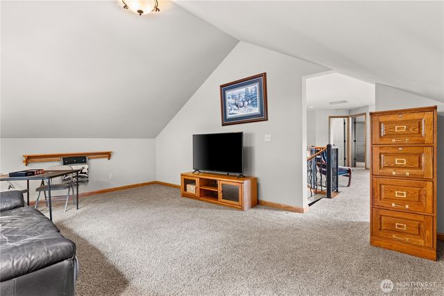 5786 N Lake Cushman Road, Hoodsport, WA 98548