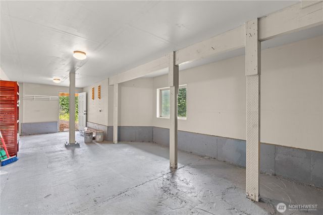 5786 N Lake Cushman Road, Hoodsport, WA 98548
