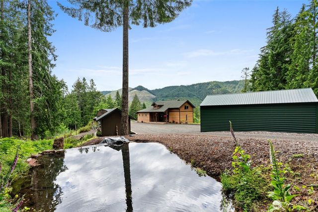 5786 N Lake Cushman Road, Hoodsport, WA 98548