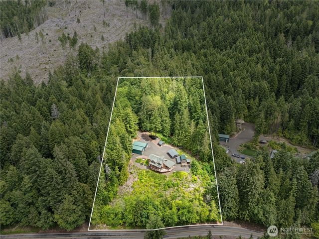 5786 N Lake Cushman Road, Hoodsport, WA 98548