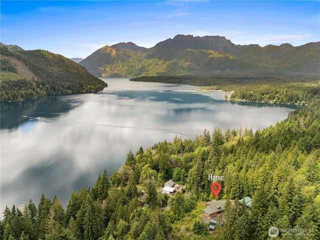5786 N Lake Cushman Road, Hoodsport, WA 98548