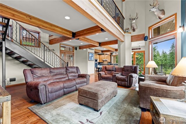 5786 N Lake Cushman Road, Hoodsport, WA 98548