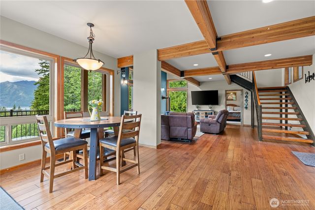 5786 N Lake Cushman Road, Hoodsport, WA 98548