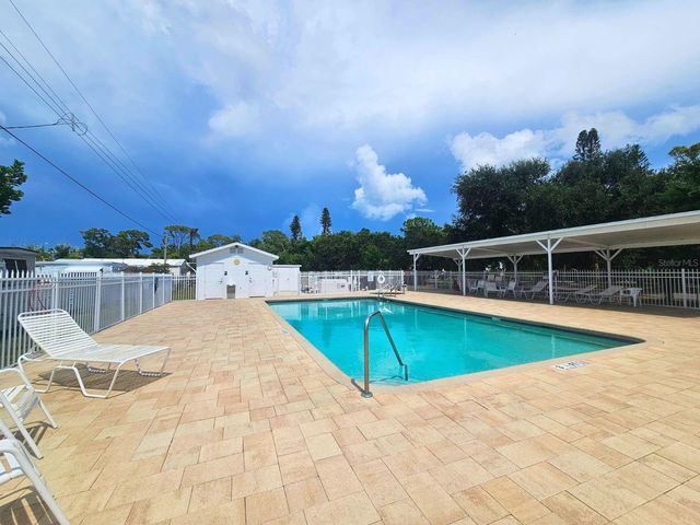 800 32ND AVENUE S 727, St Petersburg, FL 33705