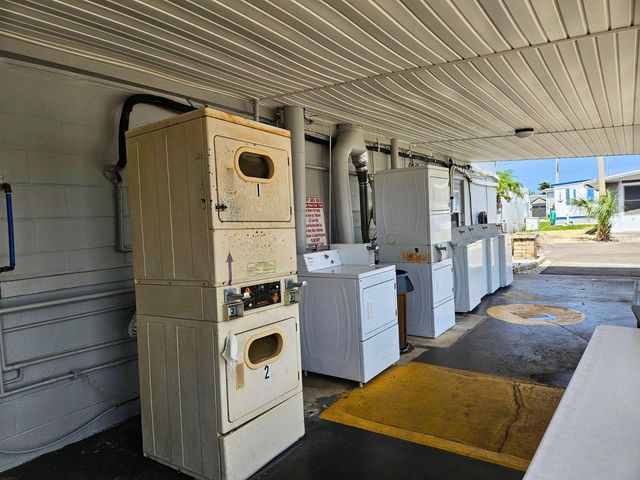 800 32ND AVENUE S 727, St Petersburg, FL 33705