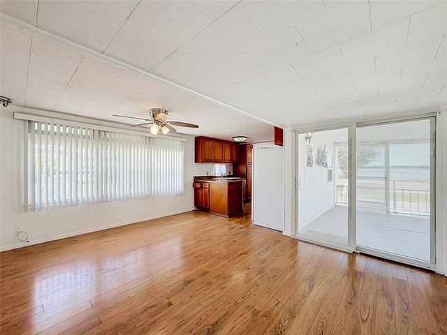 800 32ND AVENUE S 727, St Petersburg, FL 33705