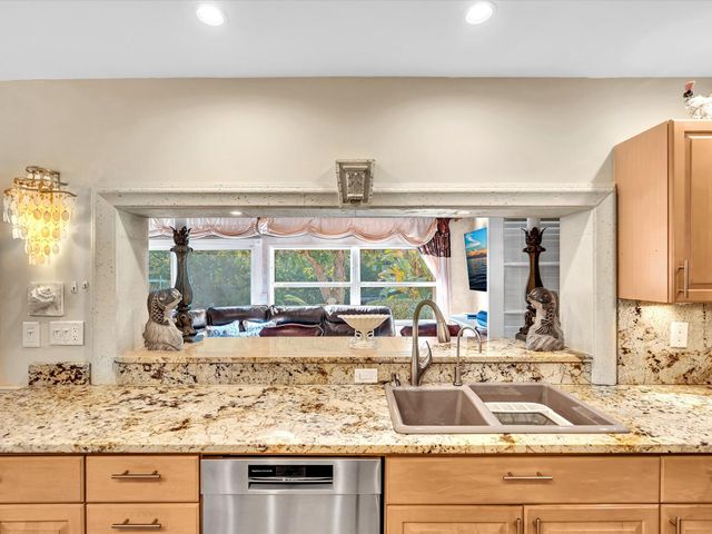 14079 N Miller Drive, Palm Beach Gardens, FL 33410