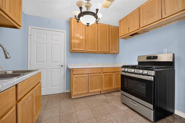 512 Bertloma Street, Pasadena, TX 77502
