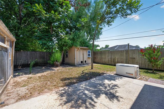 512 Bertloma Street, Pasadena, TX 77502