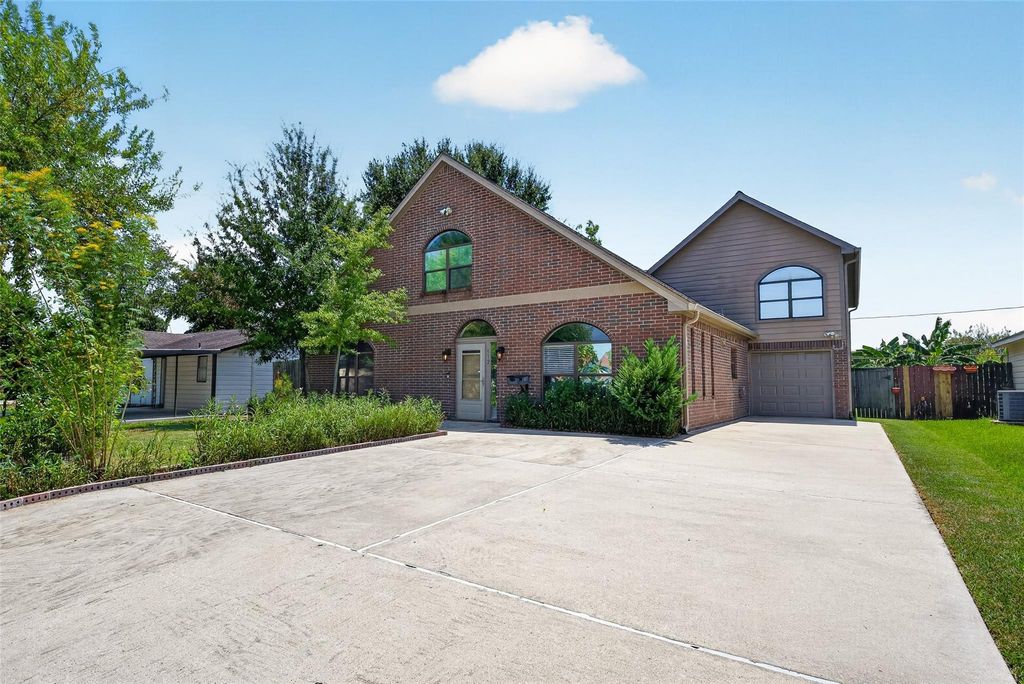 512 Bertloma Street, Pasadena, TX 77502