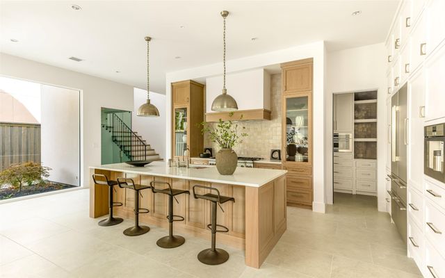 4718 W Amherst Avenue, Dallas, TX 75209