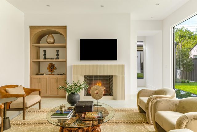 4718 W Amherst Avenue, Dallas, TX 75209