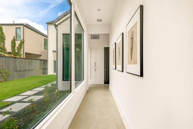 4718 W Amherst Avenue, Dallas, TX 75209