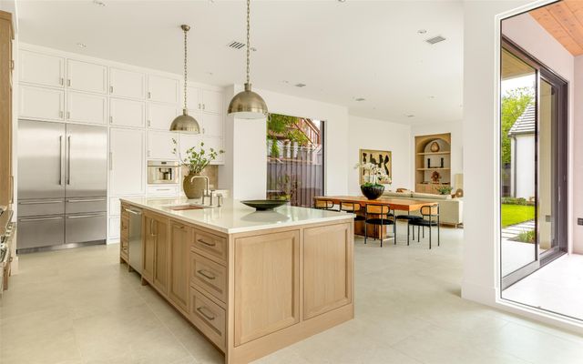 4718 W Amherst Avenue, Dallas, TX 75209