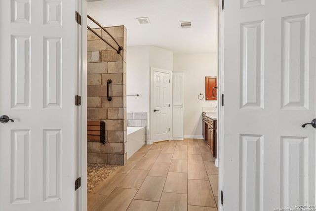 19230 Barrow Bay, San Antonio, TX 78258