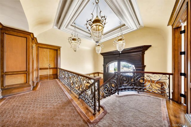 17 North Drive, Malba, NY 11357