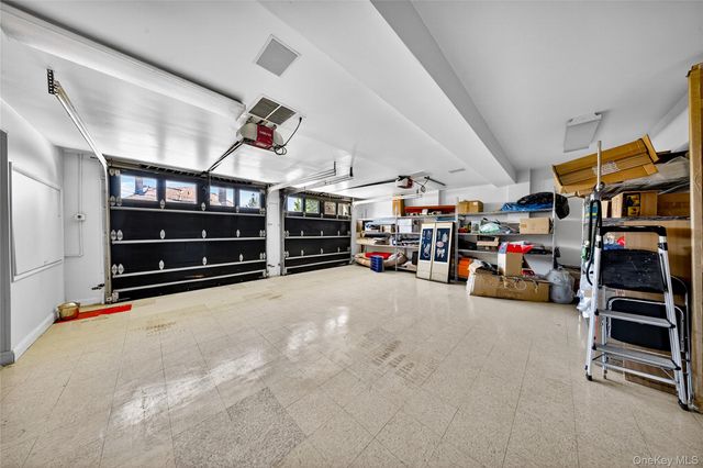 17 North Drive, Malba, NY 11357