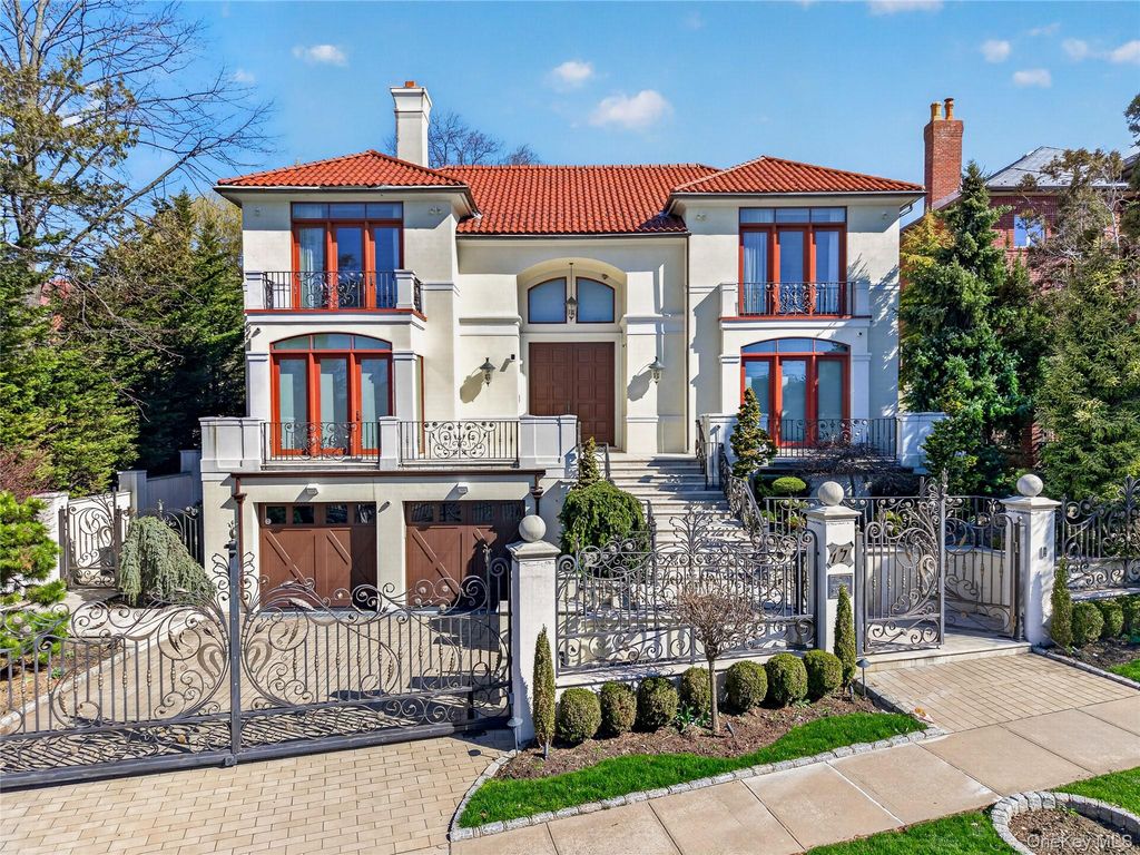 17 North Drive, Malba, NY 11357