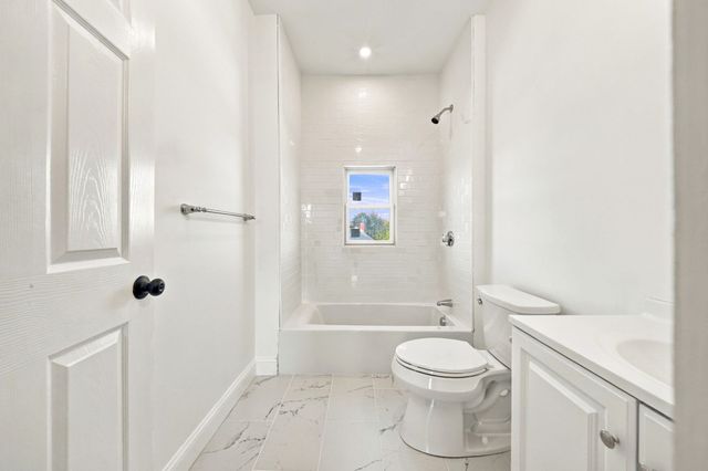 63 Webster St 3, Rockland, MA 02370