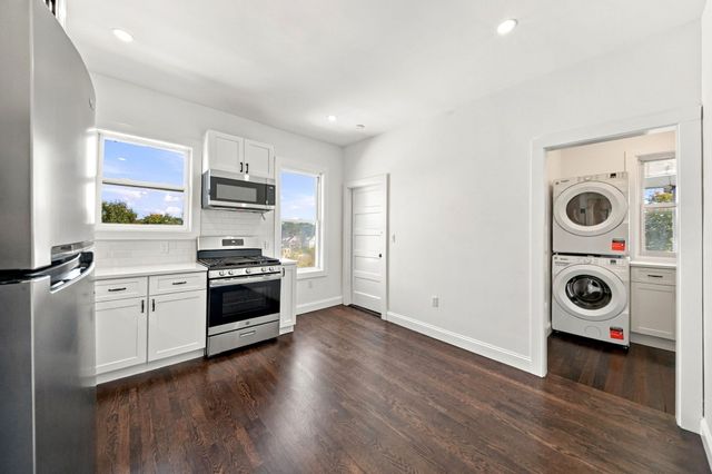 63 Webster St 3, Rockland, MA 02370