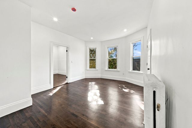 63 Webster St 3, Rockland, MA 02370
