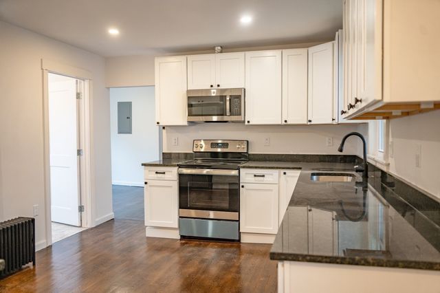 178 Union St 1, Walpole, MA 02032