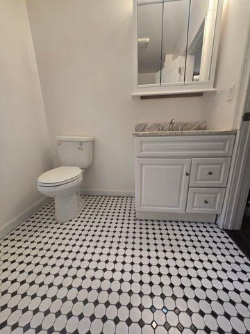 178 Union St 1, Walpole, MA 02032
