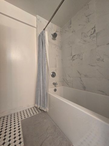 178 Union St 1, Walpole, MA 02032