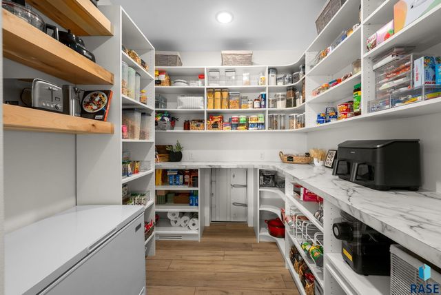 7317 E Gray Eagle Cir Circle, Sioux Falls, SD 57110