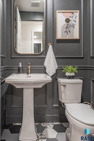 7317 E Gray Eagle Cir Circle, Sioux Falls, SD 57110