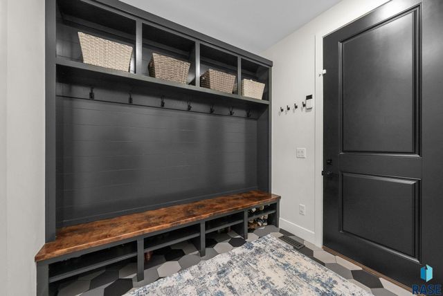 7317 E Gray Eagle Cir Circle, Sioux Falls, SD 57110