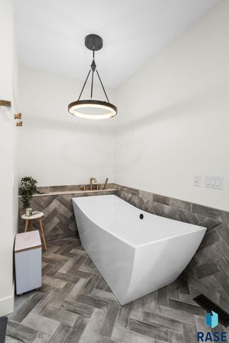 7317 E Gray Eagle Cir Circle, Sioux Falls, SD 57110