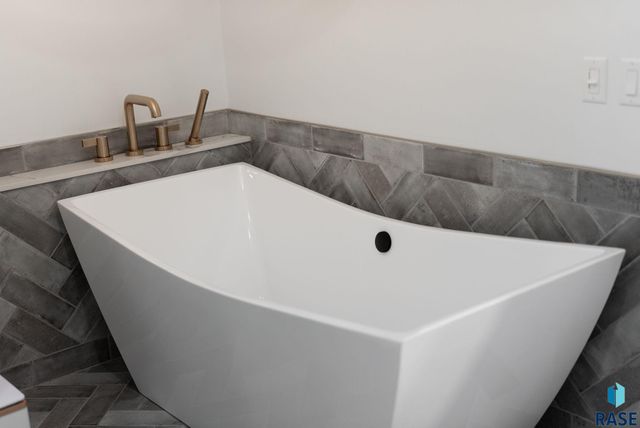 7317 E Gray Eagle Cir Circle, Sioux Falls, SD 57110