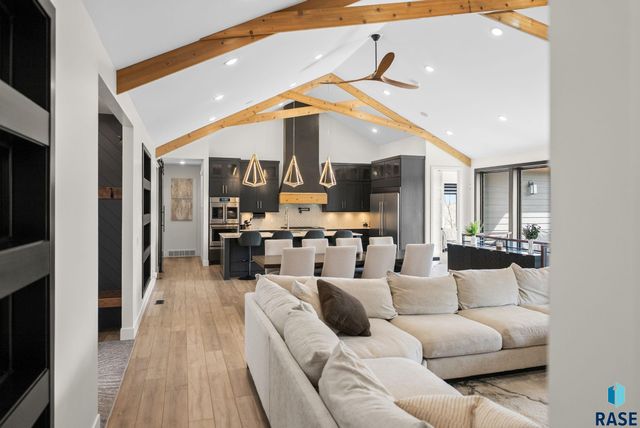 7317 E Gray Eagle Cir Circle, Sioux Falls, SD 57110