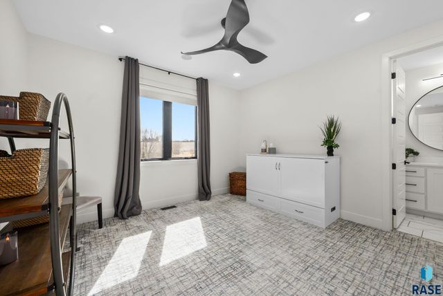 7317 E Gray Eagle Cir Circle, Sioux Falls, SD 57110