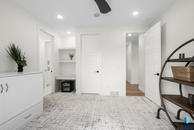 7317 E Gray Eagle Cir Circle, Sioux Falls, SD 57110