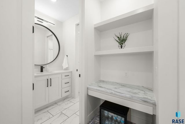 7317 E Gray Eagle Cir Circle, Sioux Falls, SD 57110