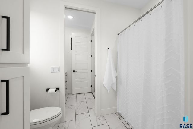 7317 E Gray Eagle Cir Circle, Sioux Falls, SD 57110