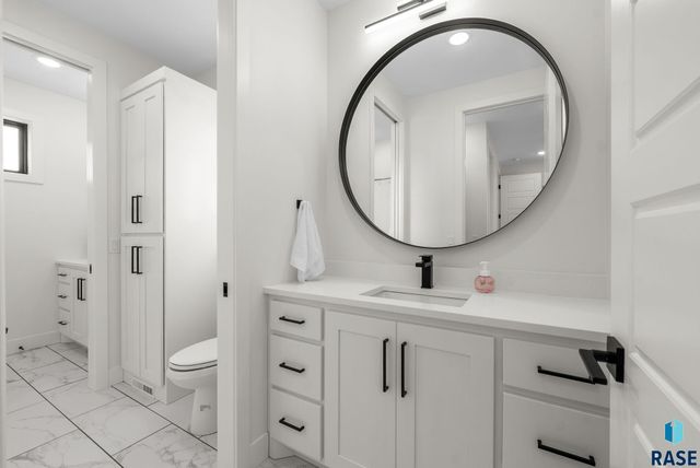 7317 E Gray Eagle Cir Circle, Sioux Falls, SD 57110