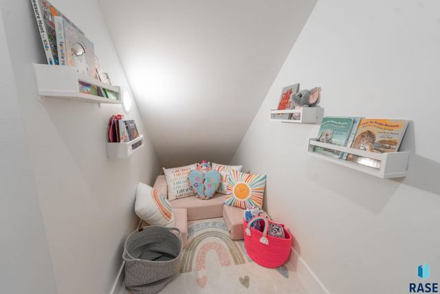 7317 E Gray Eagle Cir Circle, Sioux Falls, SD 57110