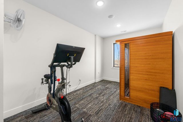 7317 E Gray Eagle Cir Circle, Sioux Falls, SD 57110