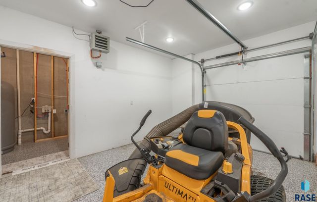 7317 E Gray Eagle Cir Circle, Sioux Falls, SD 57110