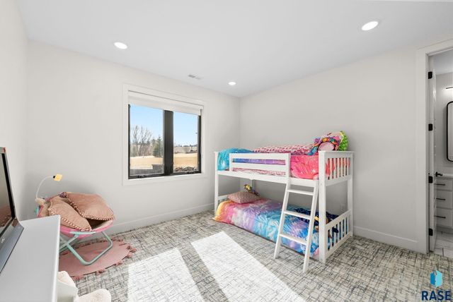 7317 E Gray Eagle Cir Circle, Sioux Falls, SD 57110